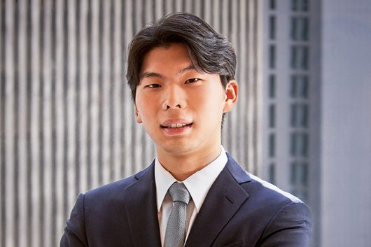 Daniel Shin headshot